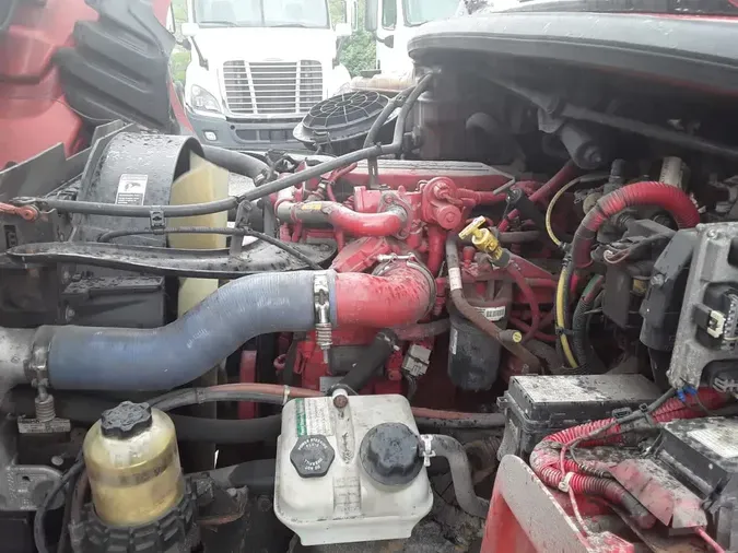 2018 FREIGHTLINER M2 106