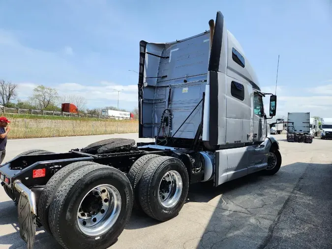 2019 VOLVO VNL64T760