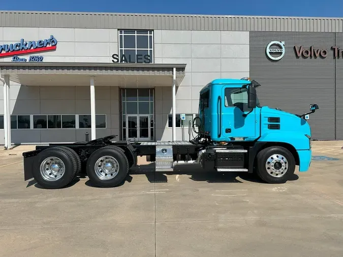 2020 MACK AN64T