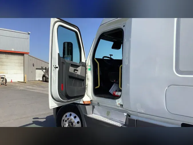 2022 Freightliner Cascadia 126d1918c98c09bb85c359cf2ea0d49eca6