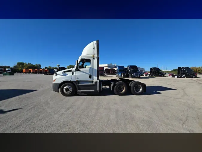 2022 Freightliner Cascadia 126