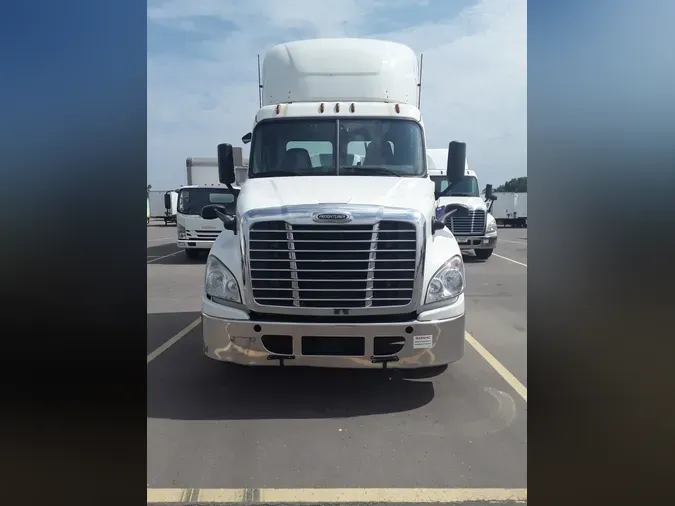 2018 FREIGHTLINER/MERCEDES CASCADIA 125