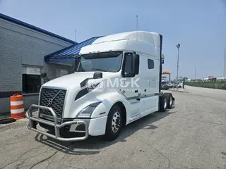 2022 VOLVO VNL64T740