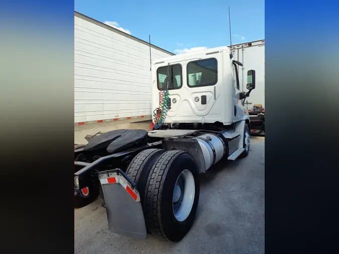 2016 FREIGHTLINER/MERCEDES CASCADIA 113