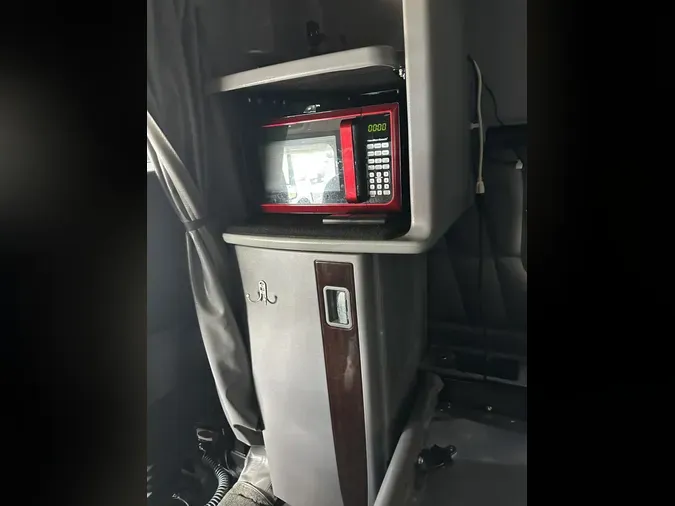 2021 Peterbilt 389