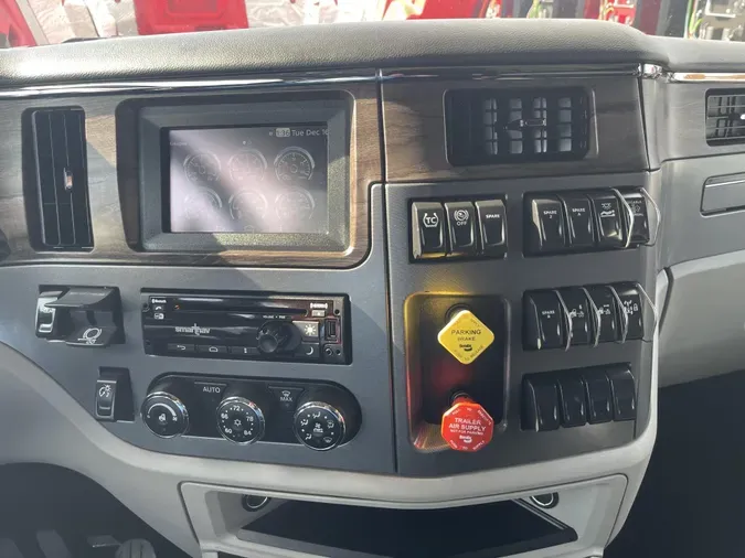 2023 Peterbilt 579d1a0d8272bf44e5d7efb2fdb59e33de2