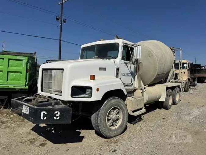 1999 INTERNATIONAL PAYSTAR 5600d1a0f854dab23afcdcae274cfdb88897