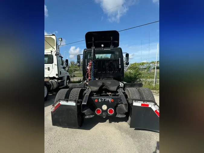 2017 FREIGHTLINER/MERCEDES M2 106