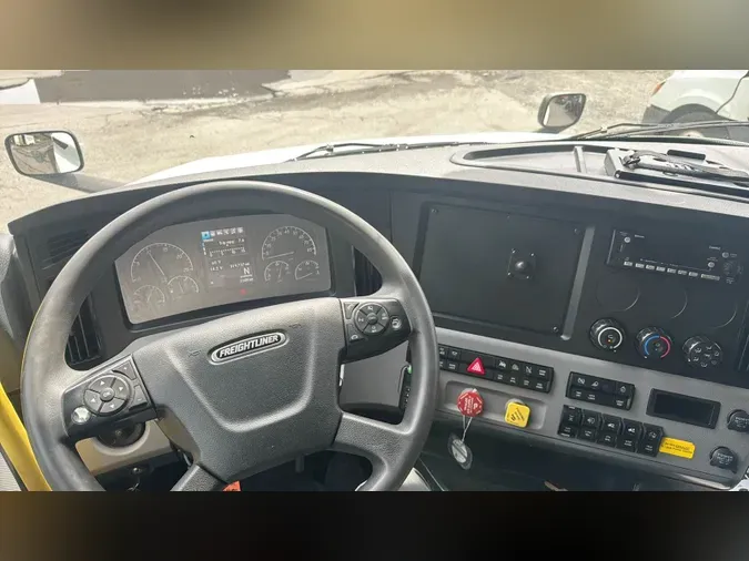 2022 Freightliner Cascadia 126