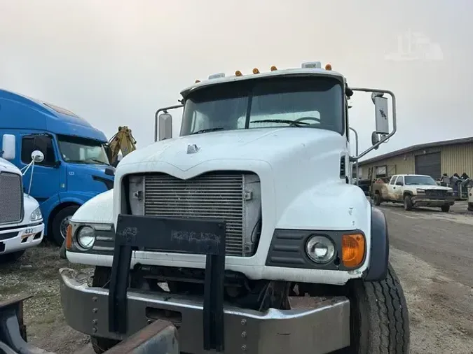 2005 MACK GRANITE CV713