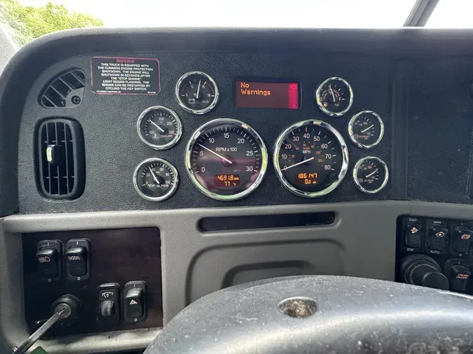 2021 Peterbilt 389