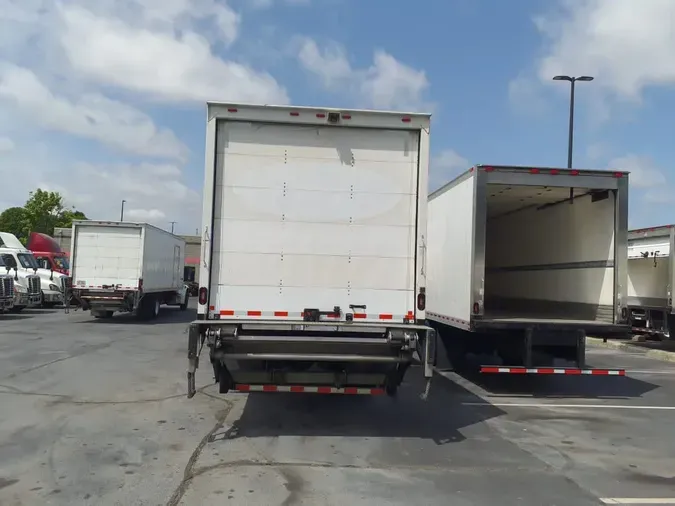 2019 FREIGHTLINER M2 106