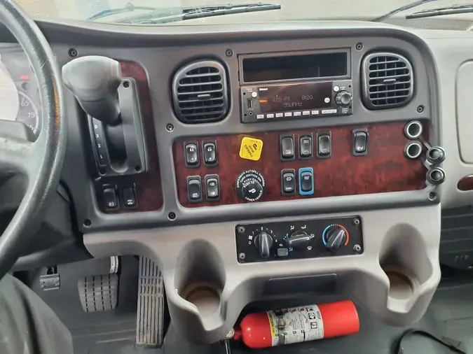 2022 FREIGHTLINER/MERCEDES M2 106