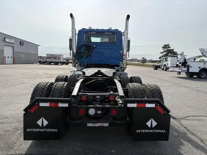 2027 International HX520