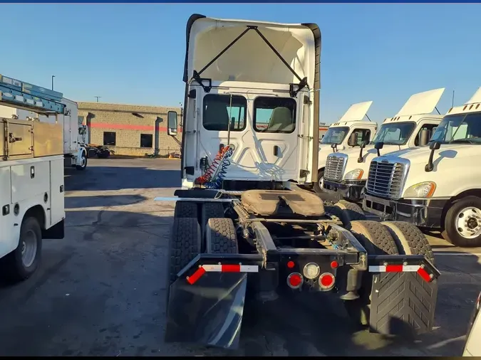 2019 FREIGHTLINER/MERCEDES CASCADIA 125d1b3fb319b599446fccd4eb8807d1d45