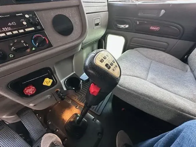 2023 Peterbilt 389