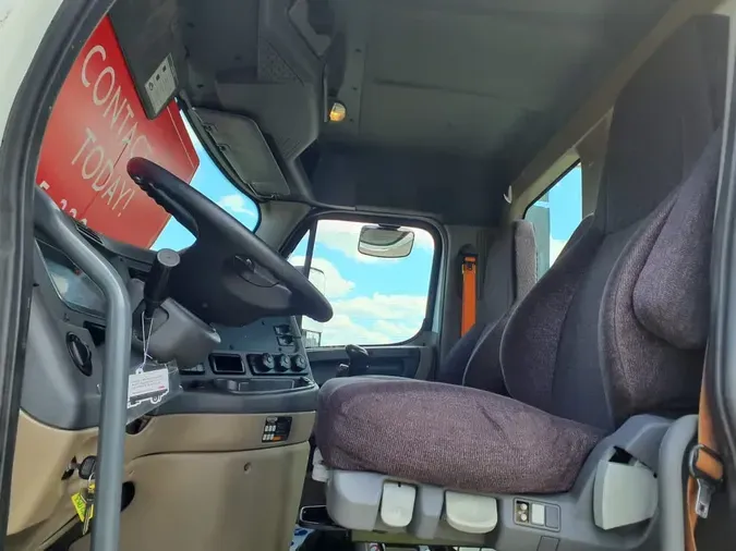 2017 FREIGHTLINER CASCADIA 125