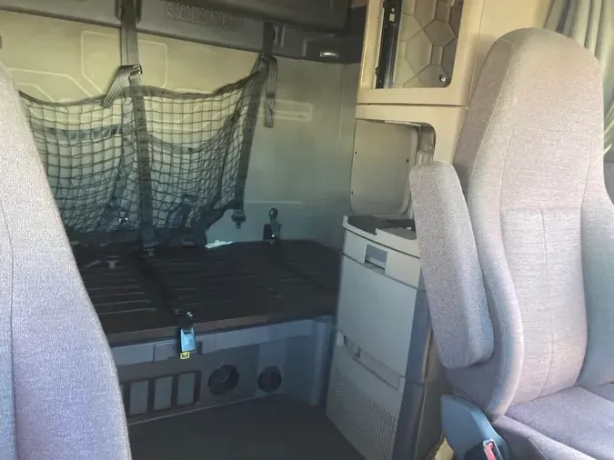 2020 FREIGHTLINER/MERCEDES CASCADIA 125