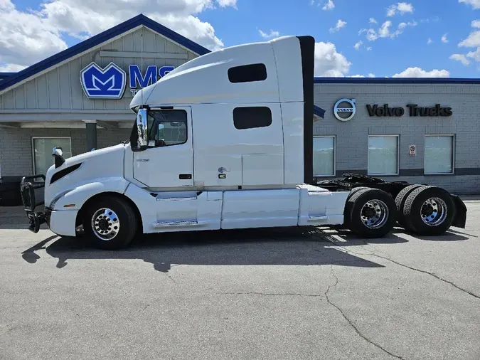 2024 VOLVO VNL64T760