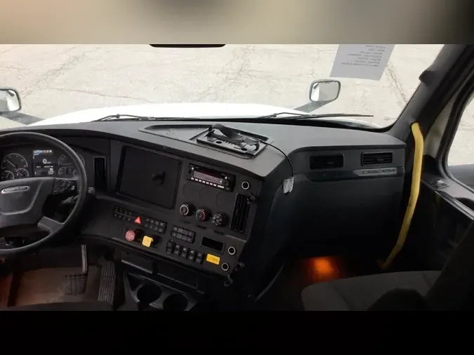 2023 Freightliner Cascadia 126d1c0f9644f9a9f810059dde534411246