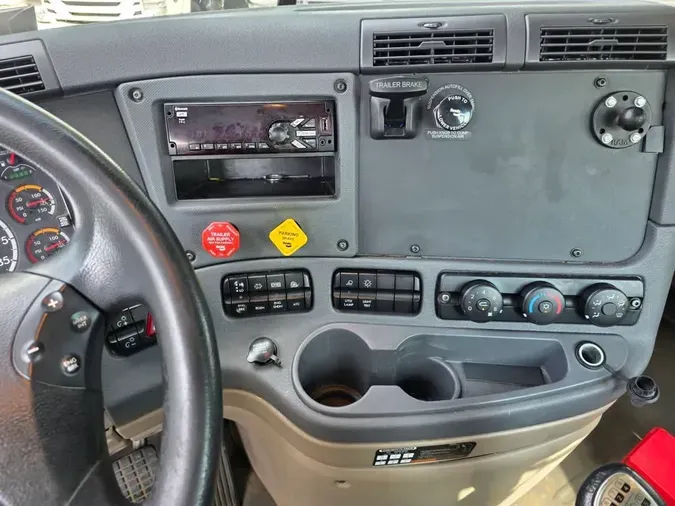 2019 FREIGHTLINER CASCADIA 113