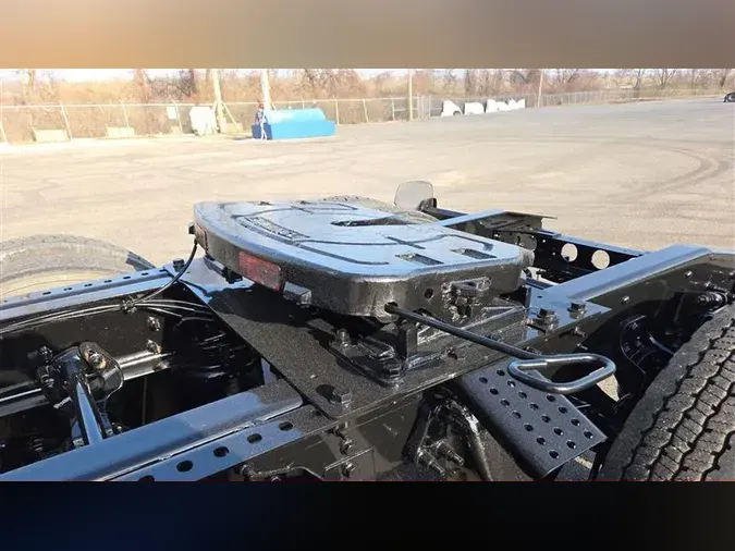 2022 INTERNATIONAL LT