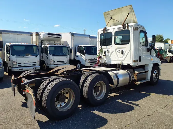 2018 FREIGHTLINER/MERCEDES CASCADIA 125