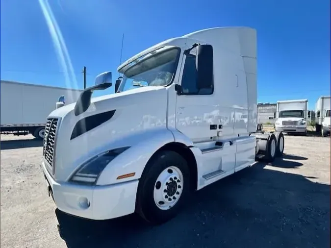 2019 VOLVO VNR64T-640