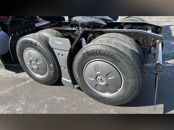 2021 INTERNATIONAL LT