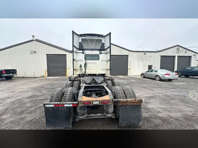 2019 Volvo VNL300
