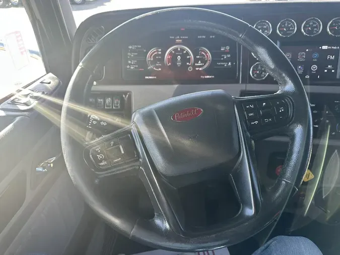 2023 Peterbilt 389