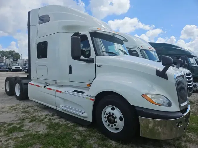2019 NAVISTAR INTERNATIONAL LT625 SLPR CAB