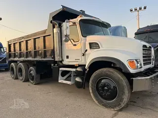 2005 MACK GRANITE CV713