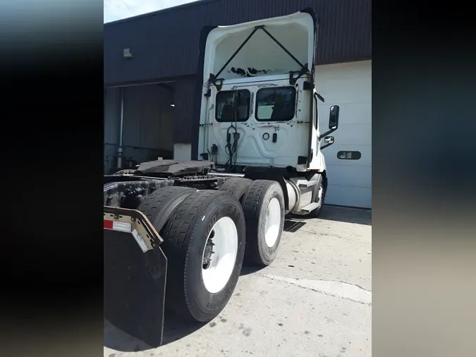 2019 FREIGHTLINER NEW CASCADIA 116
