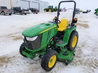 2014 John Deere 3033R