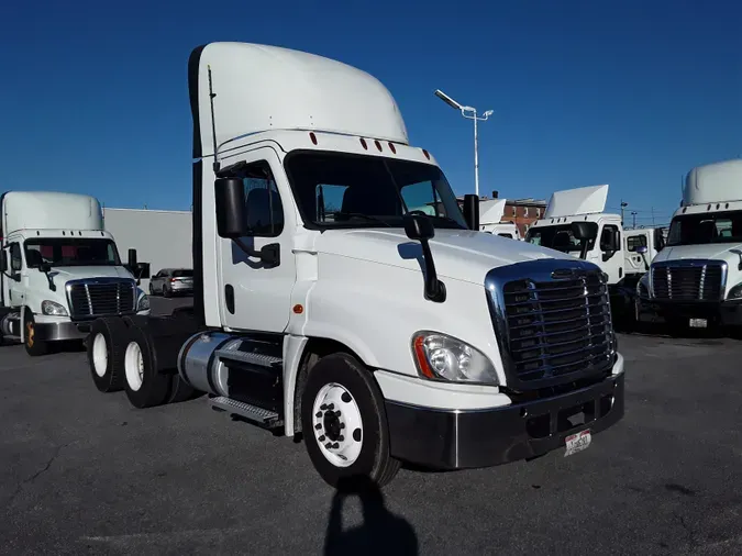 2017 FREIGHTLINER/MERCEDES CASCADIA 125