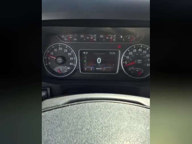 2020 NAVISTAR INTERNATIONAL MV607 (4X2)