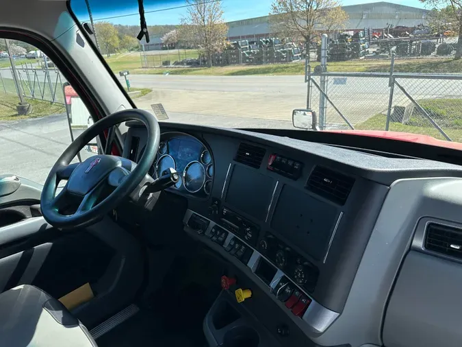 2021 KENWORTH T680