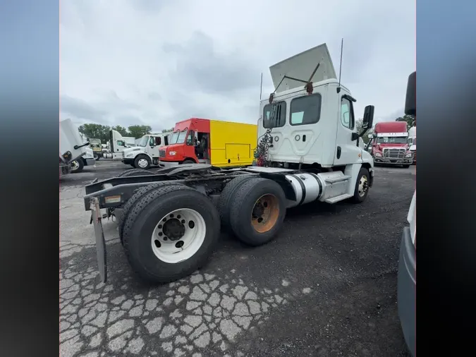 2019 FREIGHTLINER CASCADIA 125