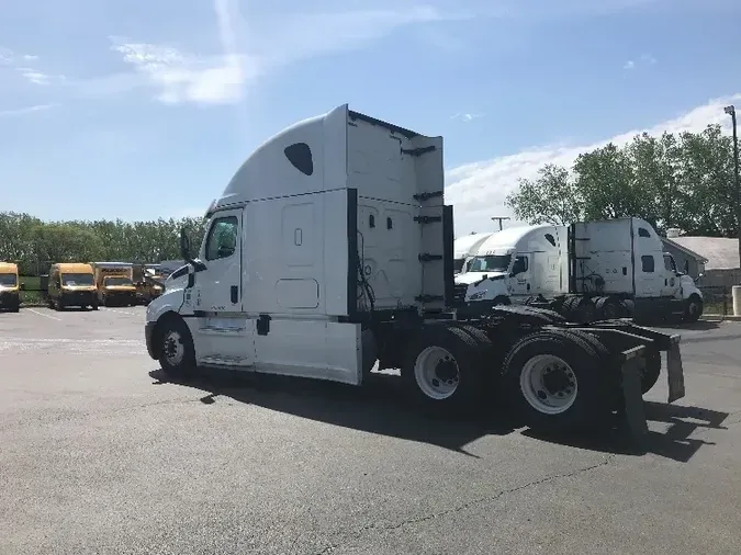 2018 Freightliner T12664ST