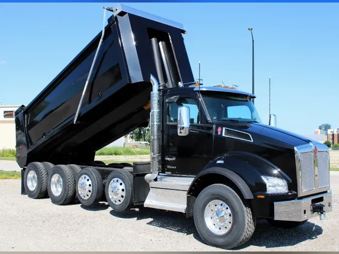2025 Kenworth T880 Short Hood