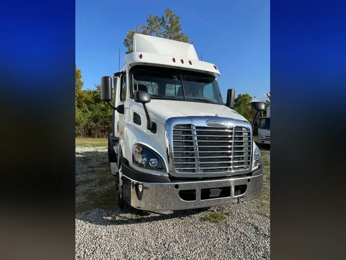 2018 FREIGHTLINER/MERCEDES CASCADIA 113