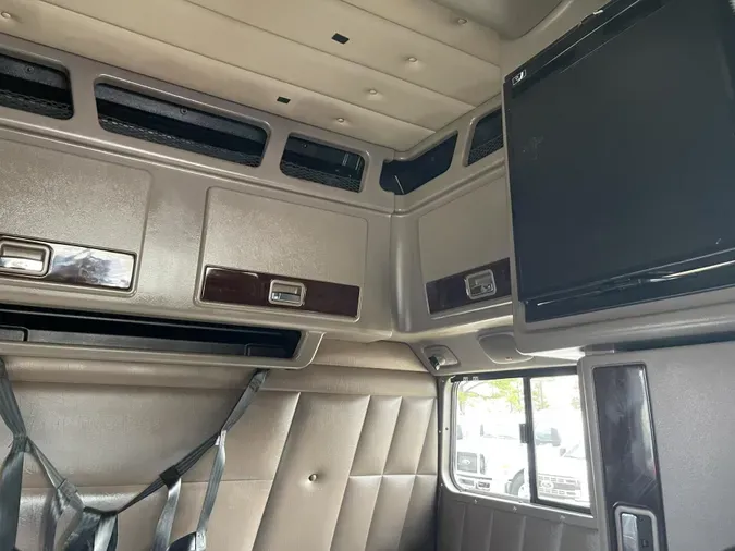 2022 Peterbilt 389d1dfe9d27107e4f4a6eb24205ba7235e