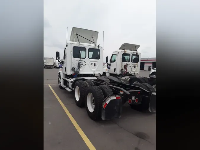 2019 FREIGHTLINER/MERCEDES CASCADIA 125