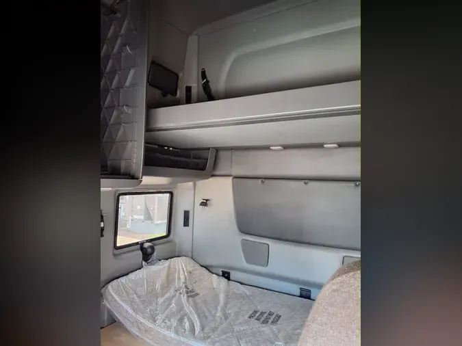 2019 NAVISTAR INTERNATIONAL LT625 SLPR CAB