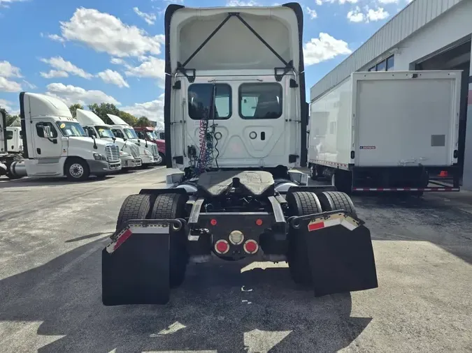 2020 FREIGHTLINER/MERCEDES CASCADIA 125