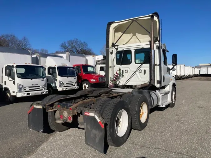 2020 FREIGHTLINER/MERCEDES CASCADIA 125