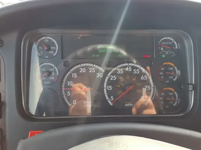 2019 FREIGHTLINER/MERCEDES M2 106