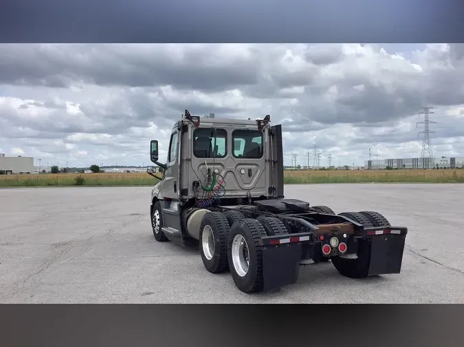 2020 Freightliner Cascadia 126