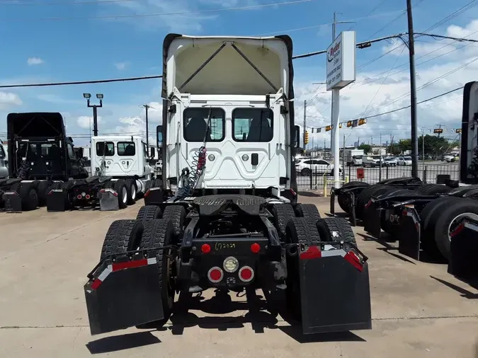 2017 FREIGHTLINER CASCADIA 125